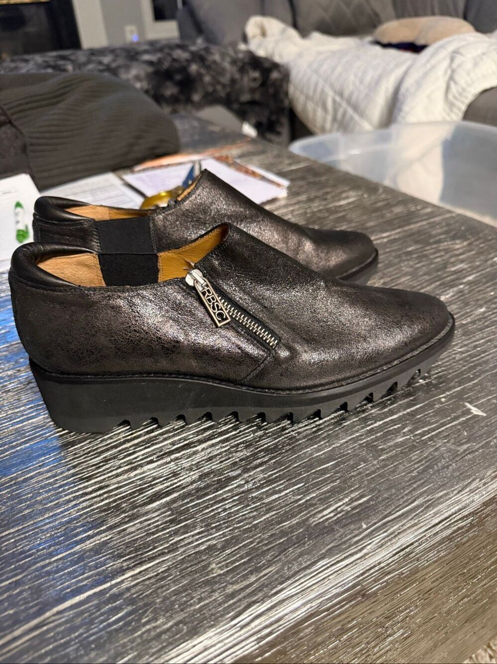 Right Bank Shoe Company Gunmetal Leather Side Zip Bootie Shoe sz 7.5 NWOB